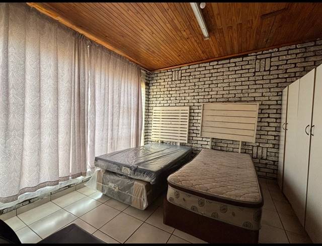 23 BEDROOM HOUSE FOR SALE IN BEDWORTH PARK